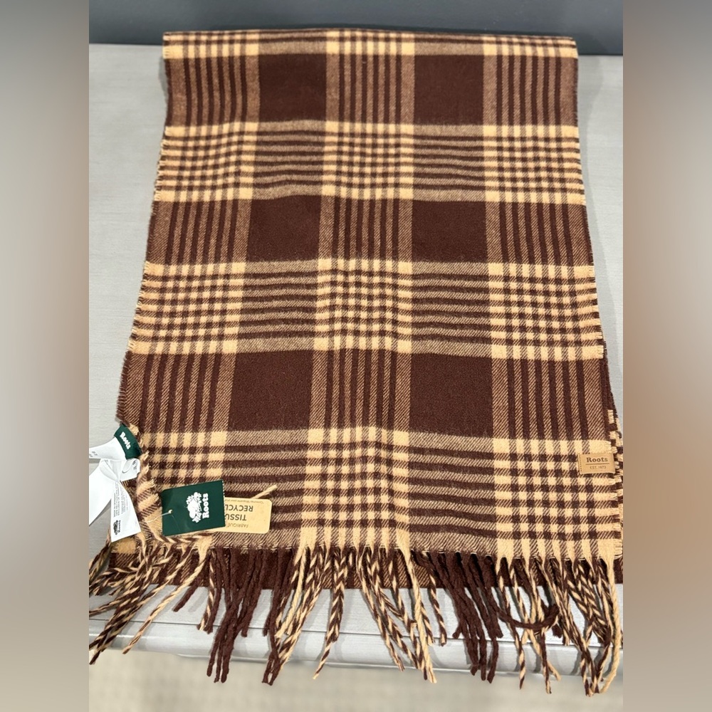 Roots New Scarf